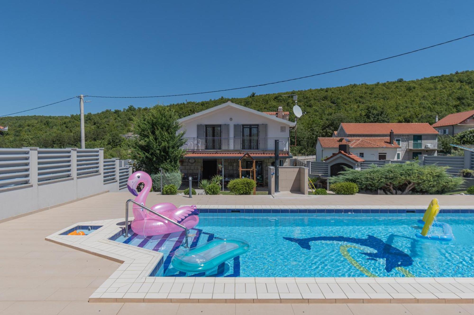 Spacious Villa For 10 With A Big Private Pool Trilj Exterior photo